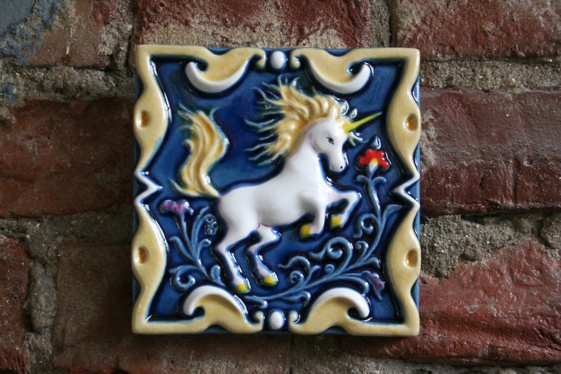Unicorn relief ceramic tile unicorn figurines - 花瓶/花器 - 黏土 藍色