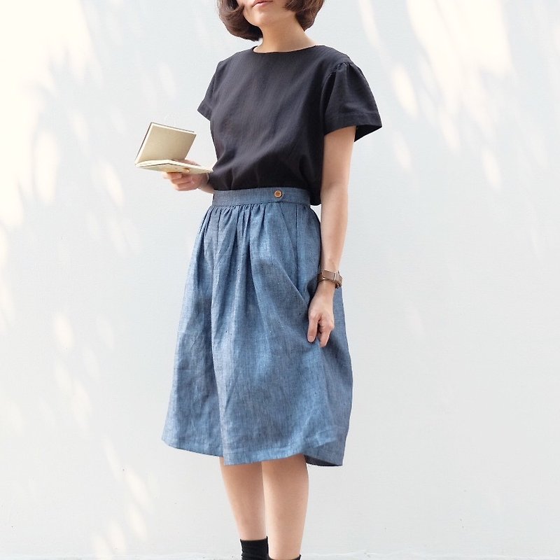 Ami Cozy Skirt - Blue Linen (have only size2) - กระโปรง - ผ้าฝ้าย/ผ้าลินิน สีน้ำเงิน
