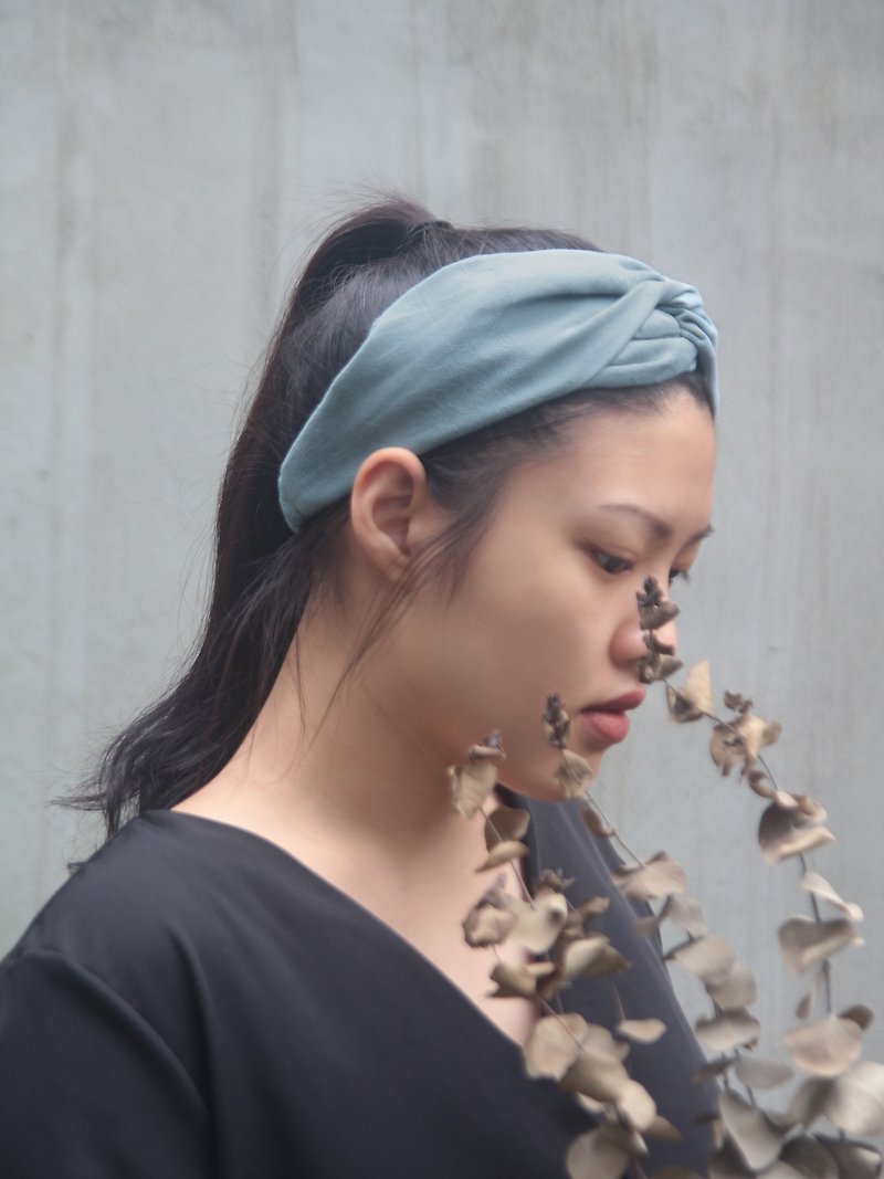 Embossed soft cotton jacquard cloth handmade cross wide version headband - ที่คาดผม - ผ้าฝ้าย/ผ้าลินิน สีน้ำเงิน