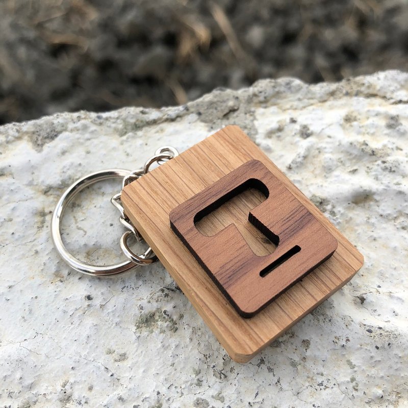 Solid Wood Key Ring Moai Statue (There is no stone statue in this product) - ที่ห้อยกุญแจ - ไม้ สีนำ้ตาล