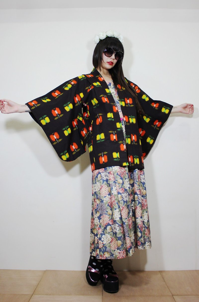 F2099 (Japanese kimono) Flower texture Japanese kimono Haori (birthday gift recommended good thing) - Women's Casual & Functional Jackets - Cotton & Hemp Brown