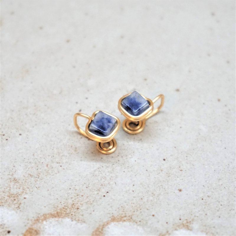<< Gold wire frame ear clip - soda stone >> 4mm square soda stone (also ear needle model) - Earrings & Clip-ons - Semi-Precious Stones Blue