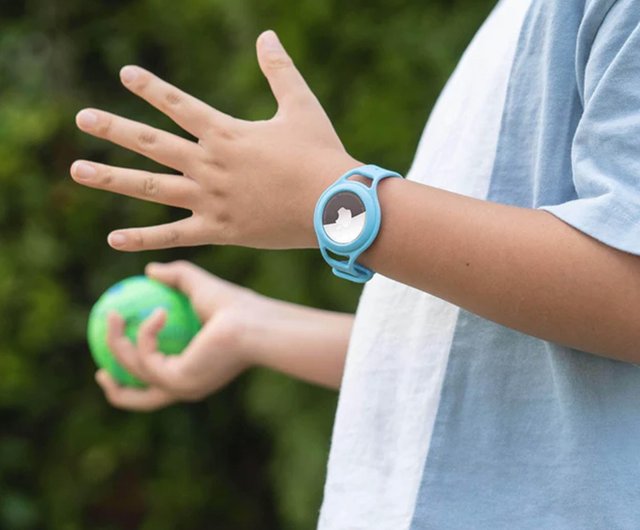 Tracking bracelet for online kids