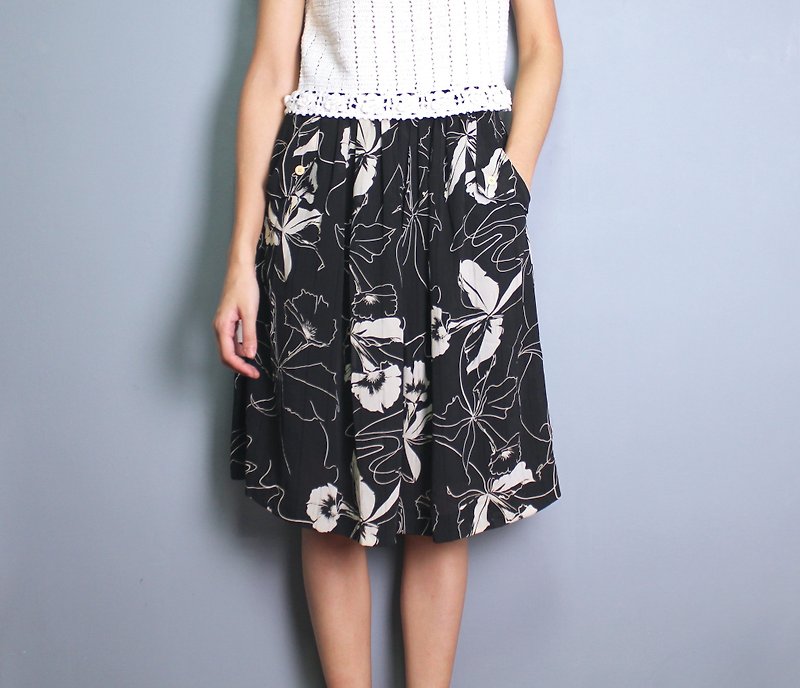 FOAK vintage flower black and white double pocket skirt - Skirts - Other Materials 