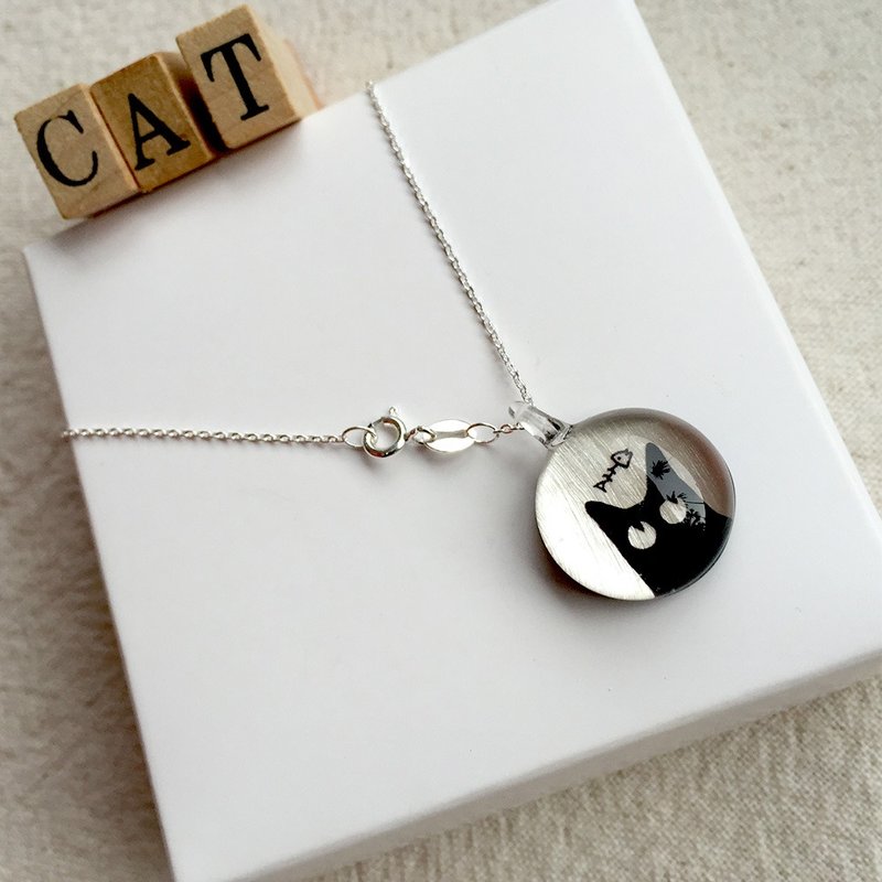 Glass pendant Innocent cat - 項鍊 - 玻璃 