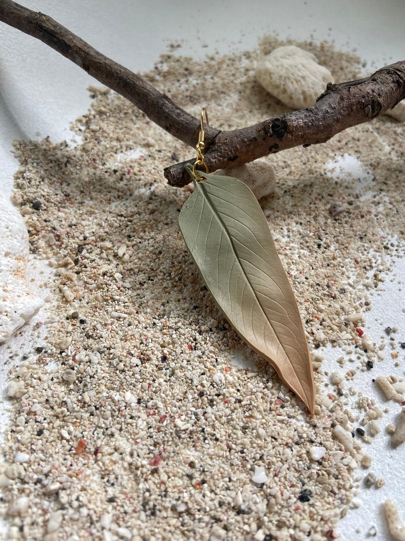 森系 葉子耳環/耳夾 - 耳環/耳夾/耳骨夾 - 其他材質 