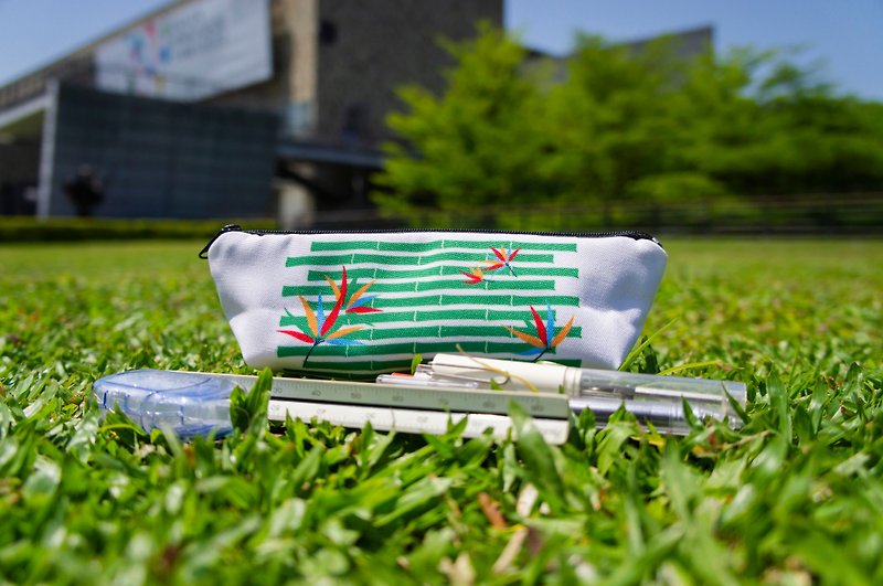 Triangle pencil case-Bamboo incense - กล่องดินสอ/ถุงดินสอ - เส้นใยสังเคราะห์ สีเขียว