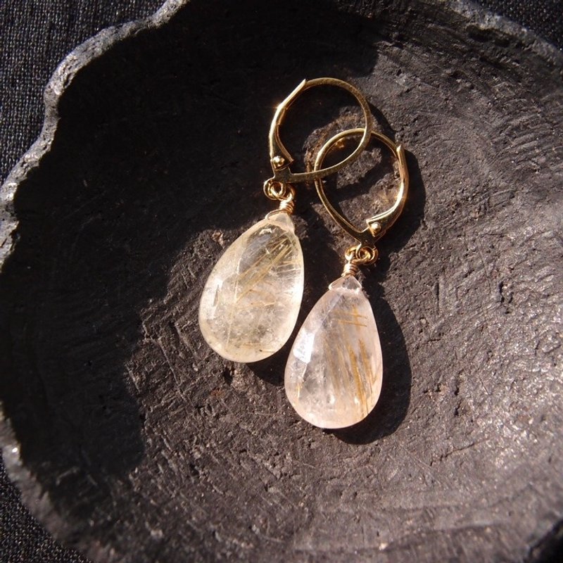 Rutilated Quartz Drop Earrings　ルチルクォーツ ドロップ フレンチピアス - 耳環/耳夾/耳骨夾 - 寶石 金色