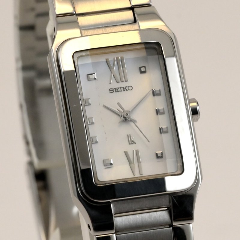 SEIKO LUKIA 女性用腕時計 クォーツ SSVY019 19.5mm ホワイトシェル  Ref.1N01-0CD0 手錶 古董錶 - 女錶 - 不鏽鋼 
