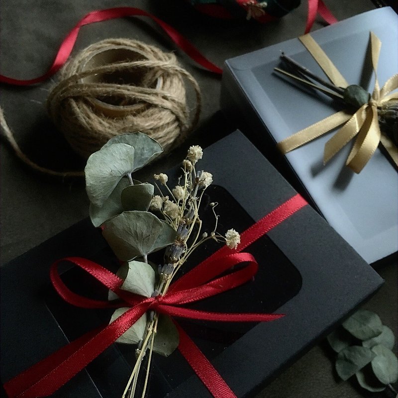 Christmas packaging order has free packaging without additional purchase - Gift Wrapping & Boxes - Paper Black