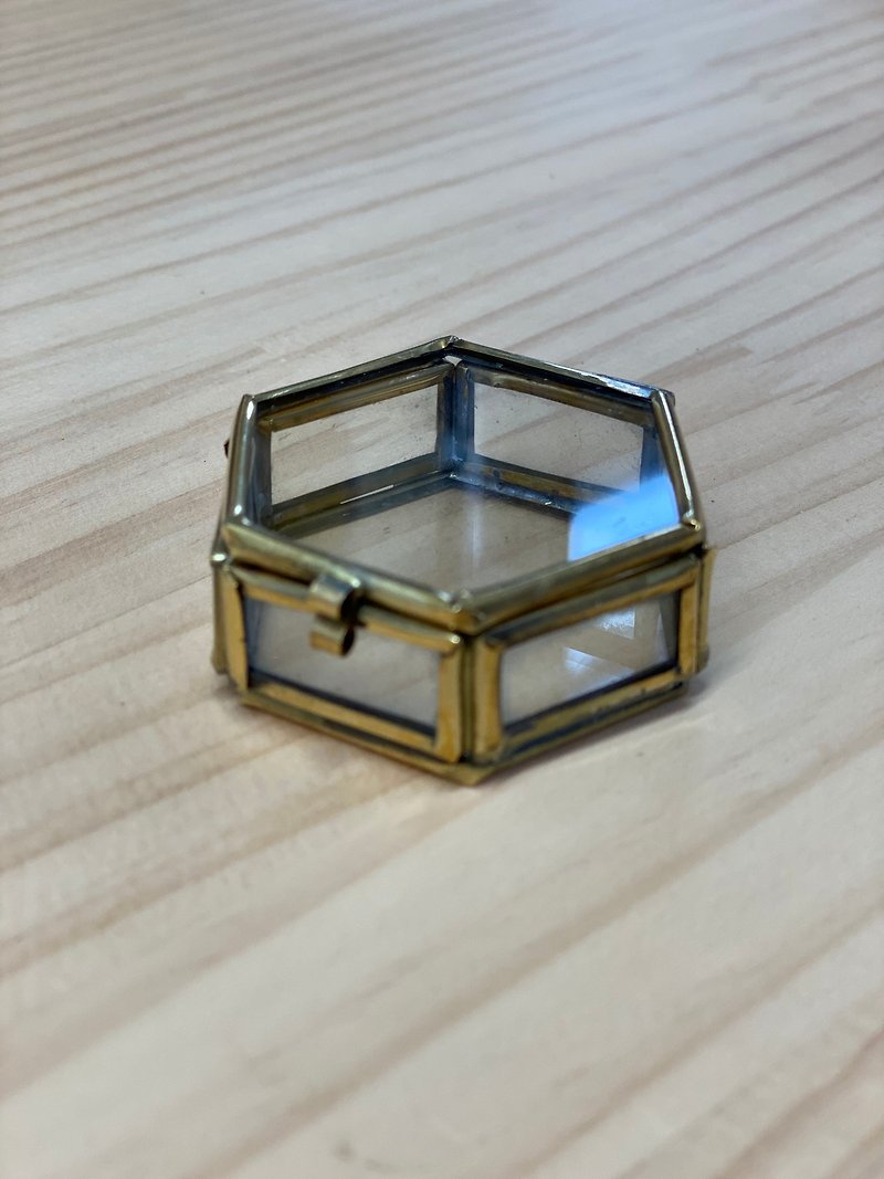 ガラスボックス　ケース　六角形　(Sサイズ) - 収納用品 - ガラス ゴールド