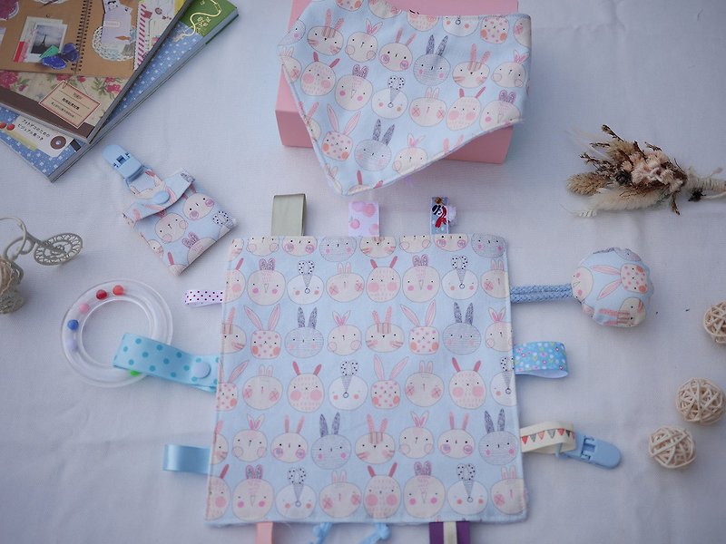 淺藍兔兔彌月禮盒 安撫巾 三角口水巾 平安符袋 - 彌月禮盒 - 棉．麻 藍色