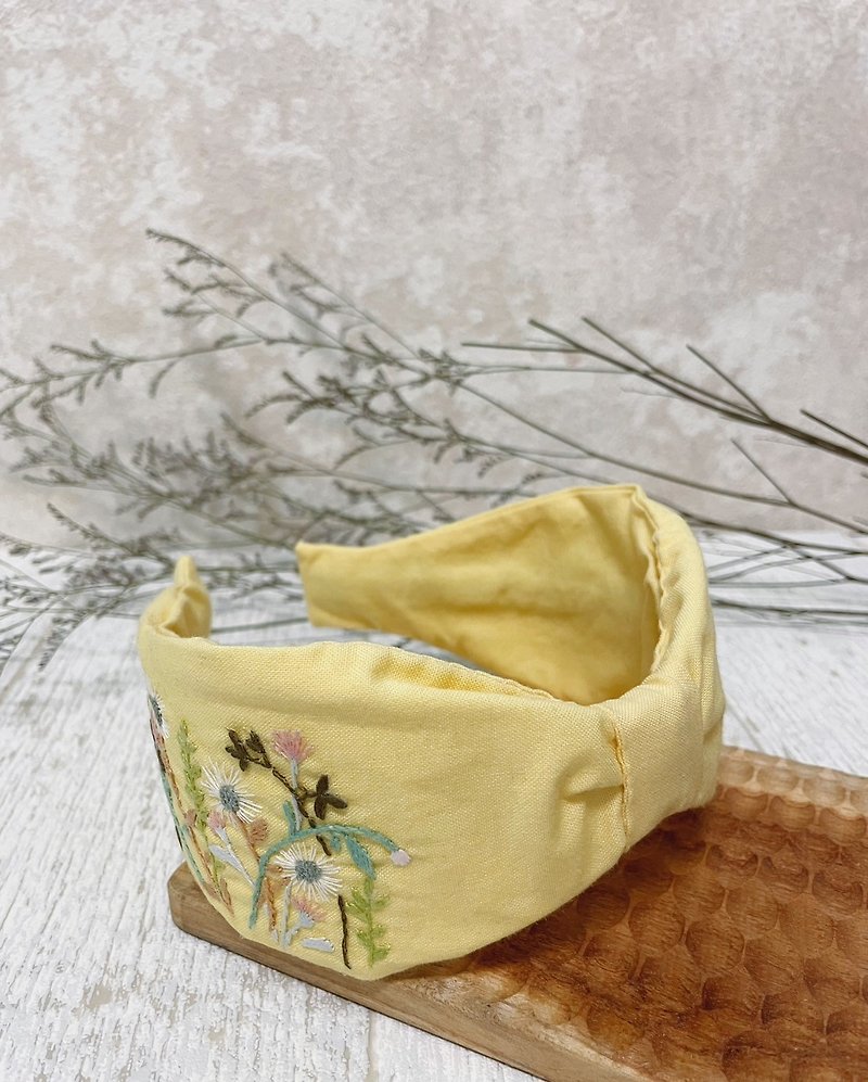 Embroidered Headband - Spring Garden (Wide Yellow) - เครื่องประดับผม - ผ้าฝ้าย/ผ้าลินิน หลากหลายสี