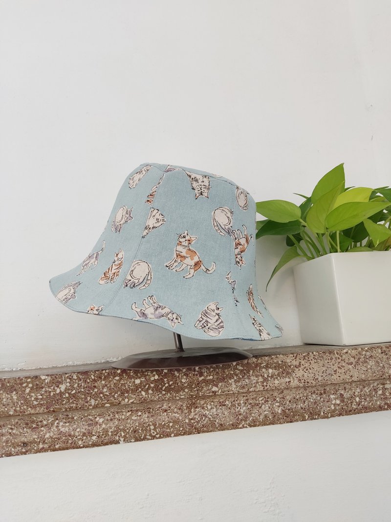 Handmade double-sided fisherman hat/short brim/sun visor/grey blue/hand-painted messy cat - หมวก - ผ้าฝ้าย/ผ้าลินิน 