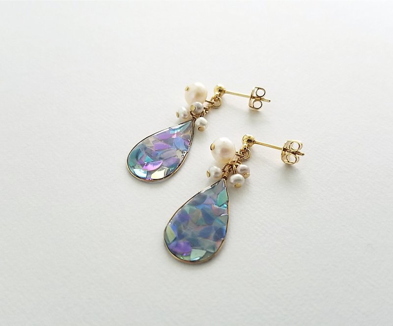 mosaic drop and freshwater pearl pierced or clip-on earrings (blue-gray) - ต่างหู - เรซิน สีน้ำเงิน