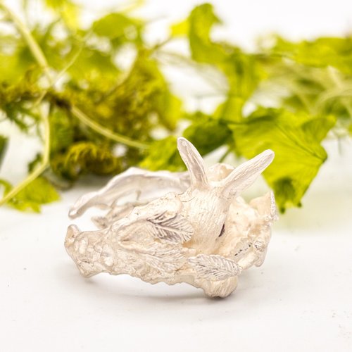 DECO vienya デコヴィーニャ ホワイトうさぎのリング DECOvienya デコヴィーニャ 大きなウサギリング ホワイト｜A