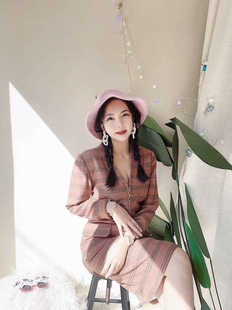 莫蘭迪灰藕粉經典優雅冬日女人 古董羊毛毛料連身洋裝長裙 dress - 洋裝/連身裙 - 羊毛 粉紅色