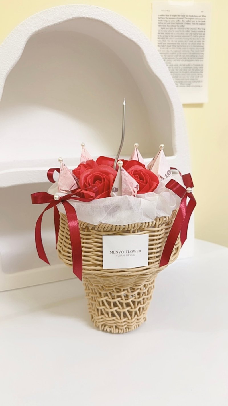 【Exclusive】Strawberry Cone Flower & Strawberry Money Flower Congratulatory Arrangement - Price includes $500 cash - ช่อดอกไม้แห้ง - พืช/ดอกไม้ 