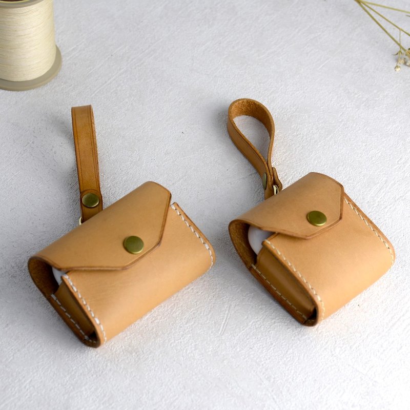 Leather airpods protective cover/Airpods leather case Italian vegetable tanned leather can be purchased with customized lettering - Headphones & Earbuds Storage - Genuine Leather Multicolor