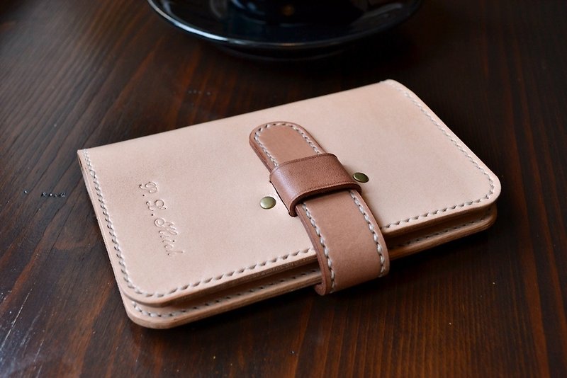 Genuine vegetable tanned leather two-color plug-in handmade passport cover for overseas travel with customized color printing - ที่เก็บพาสปอร์ต - หนังแท้ หลากหลายสี