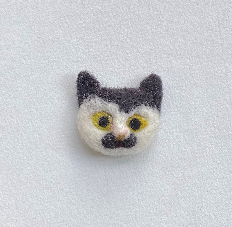 cat face ten - Brooches - Wool 