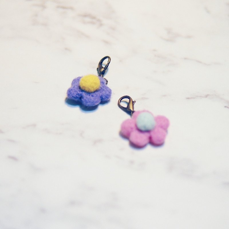 Cat and dog handmade wool felt Fuji Mountain Royal rice ball color ball flower watermelon can be used with tag pet brand necklace - ปลอกคอ - ขนแกะ 