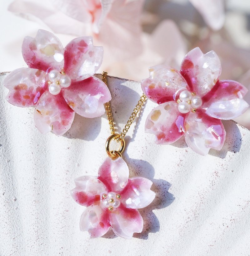 櫻花耳環　jewelry　set - 耳環/耳夾/耳骨夾 - 樹脂 粉紅色