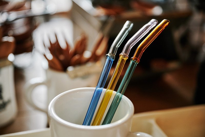 D&L two-tone glass curved straw - Reusable Straws - Glass Multicolor