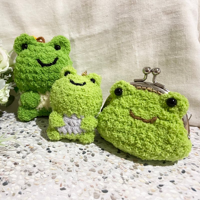 Frog shaped coin purse key ring pendant key storage bag - กระเป๋าใส่เหรียญ - เส้นใยสังเคราะห์ 