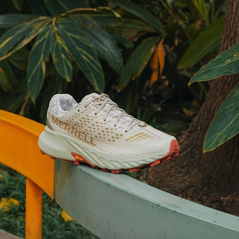 MERRELL AGILITY PEAK 5輕量戶外越野慢跑運動鞋 女鞋-牡蠣白 - 女運動鞋/球鞋 - 其他材質 