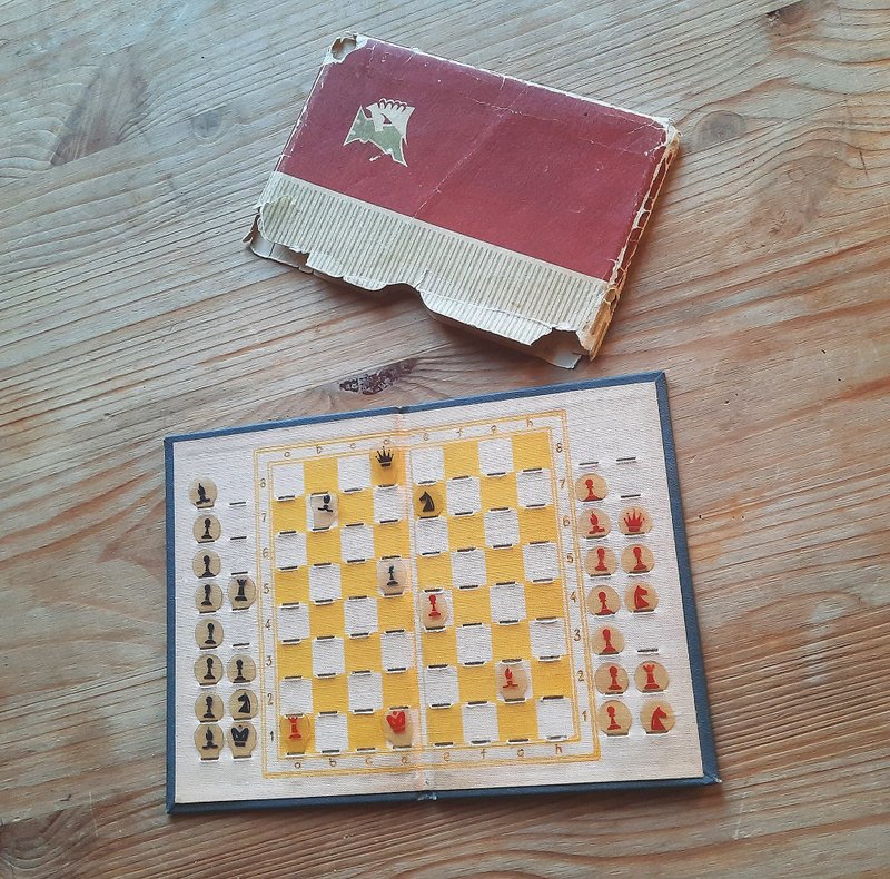 Soviet pocket chess game vintage – Latvian travel chess set made in USSR - 桌遊/卡牌 - 其他材質 