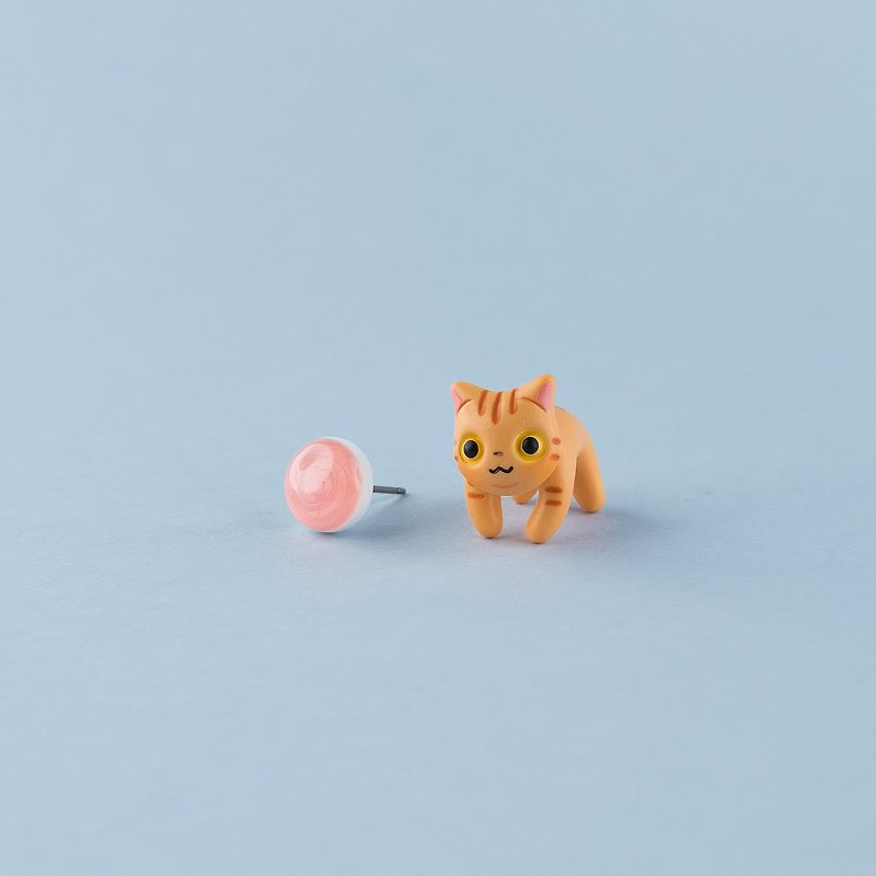 Exotic Shorthair Cat - Polymer Clay Earrings, Handmade&Handpaited - ต่างหู - ดินเหนียว สีส้ม