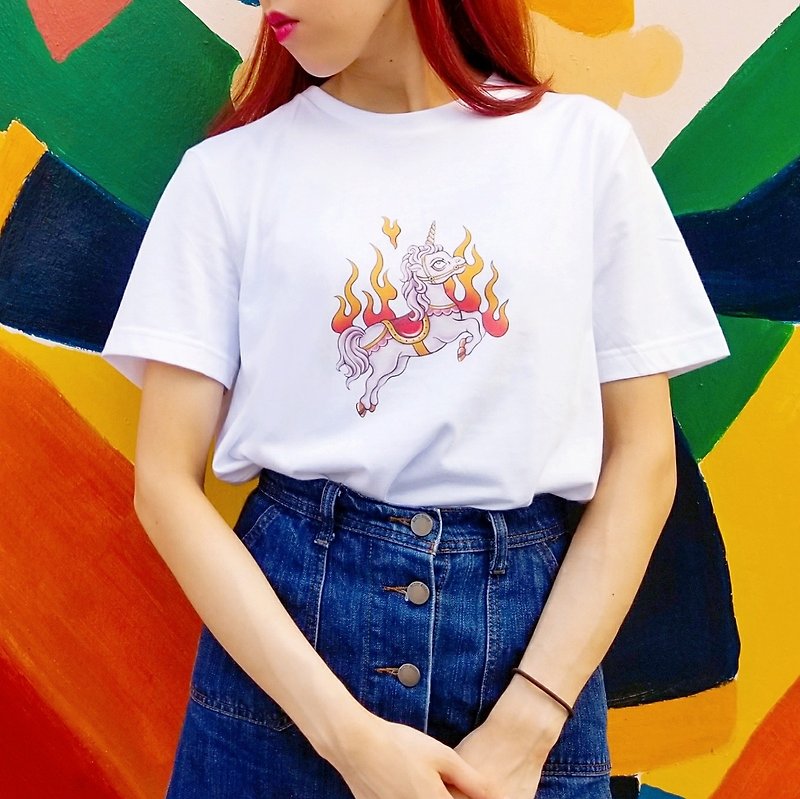 Dark sweet wind illustration flame unicorn print cotton T-shirt - Women's T-Shirts - Cotton & Hemp Multicolor