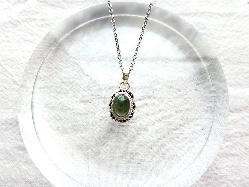 綠碧璽925純銀蕾絲花邊項鍊 尼泊爾手工銀飾 - 項鍊 - 寶石 銀色