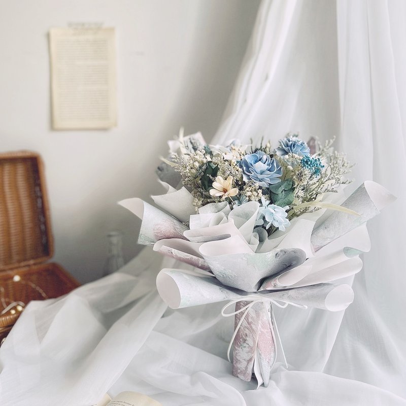 母親節花束系列 | 靜謐優雅藍 / 附贈PVC透明梯型袋 永生花 - 乾燥花/永生花 - 植物．花 