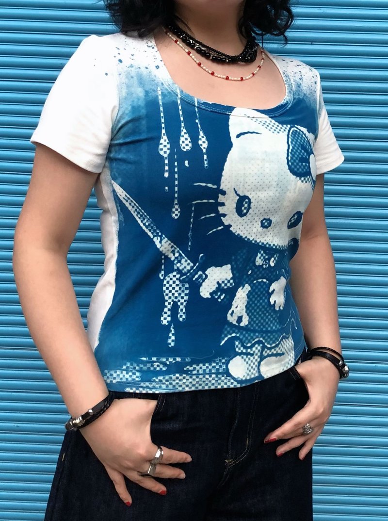 Cyanotype remake Hello kitty collage slim T-shirt - เสื้อยืดผู้หญิง - ผ้าฝ้าย/ผ้าลินิน สีน้ำเงิน