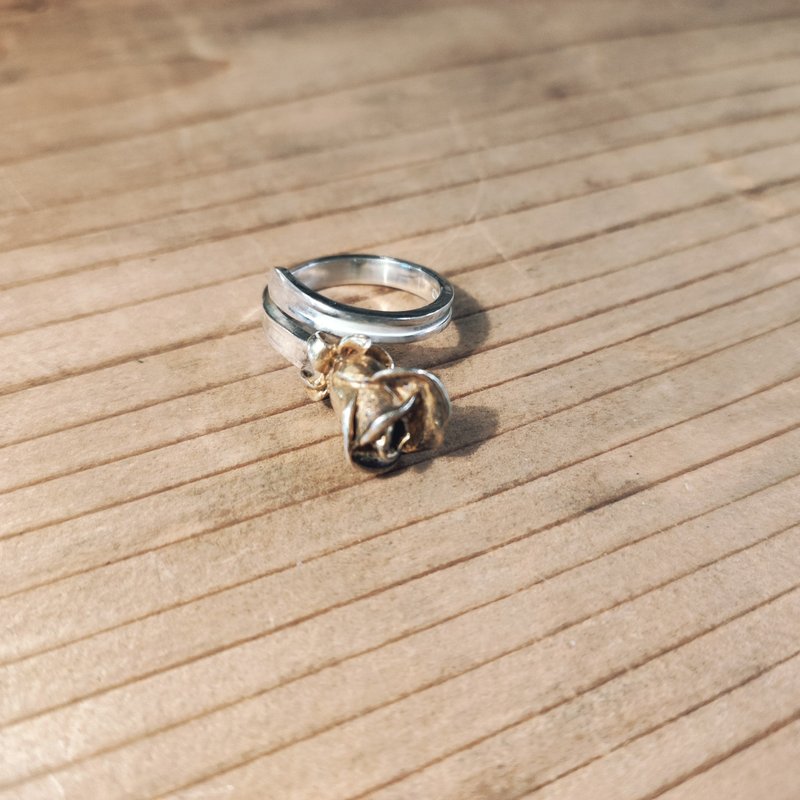 An impactful design. A three-dimensional rose shape. A remake ring from a Japanese antique Silver rose spoon_848 Vintage - General Rings - Sterling Silver Silver