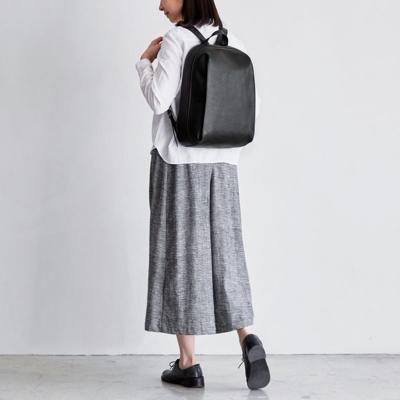 Fengying Leather Backpack L - Charcoal Black - กระเป๋าเป้สะพายหลัง - หนังแท้ สีดำ