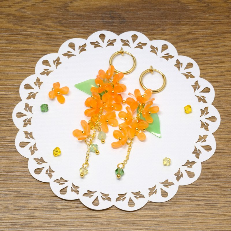 Osmanthus earrings 【Flowers in the Moonlight】 - Earrings & Clip-ons - Plastic Orange