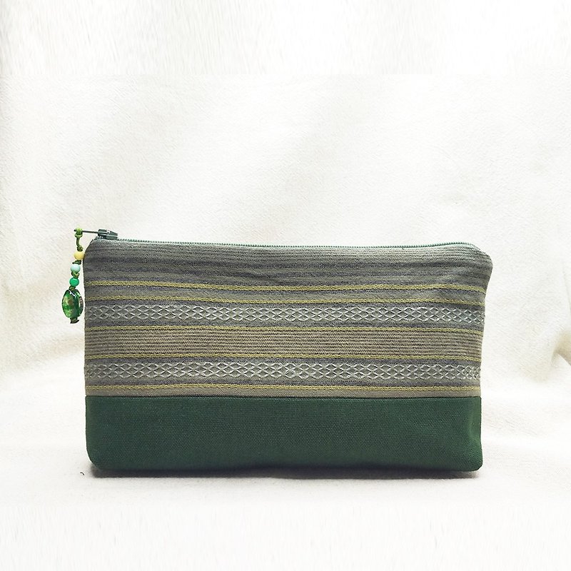 Green World  - cosmetic zipper  pencil bag - กระเป๋าคลัทช์ - ผ้าฝ้าย/ผ้าลินิน สีเขียว