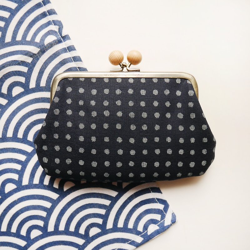 Five-generation Yuzuo Tanzhuzhukou gold buns mother bag / coin purse [made in Taiwan] - กระเป๋าใส่เหรียญ - โลหะ 