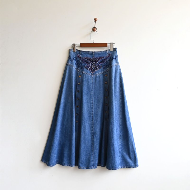 [Egg Plant Vintage] Smoke Flower Print Embroidery High Waist Denim Vintage Skirt - กระโปรง - ผ้าฝ้าย/ผ้าลินิน สีน้ำเงิน