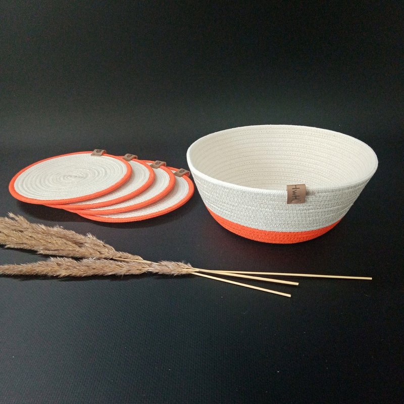 Kitchen set: basket and coasters - 居家收納/收納盒/儲物盒 - 棉．麻 