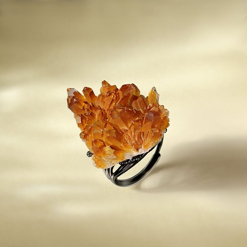 WANZAMGOK 橙色水晶活口戒指 隨形原石標本 晶簇手工指環 S925銀 勇氣決心