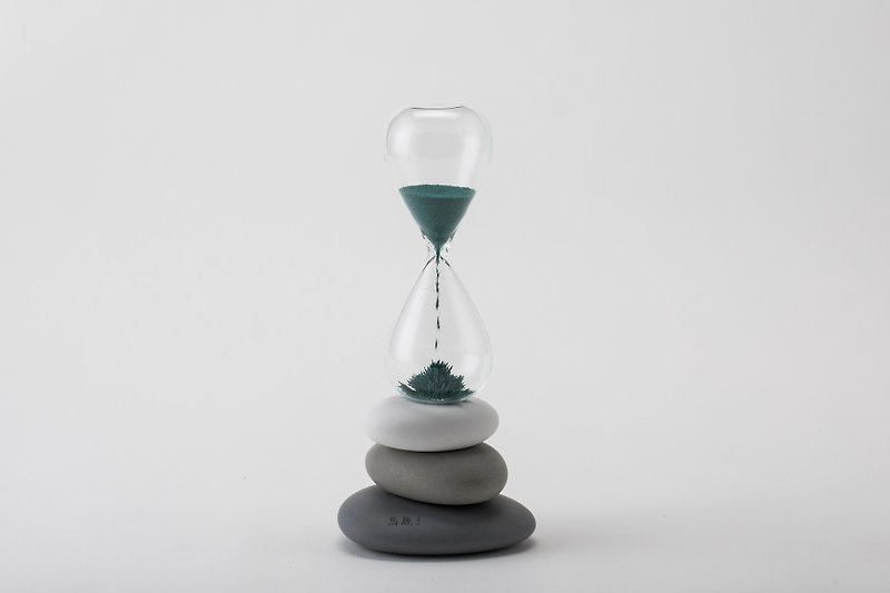 Stone Hourglass Magnetic Pebble Set Gift Box Grey - Award Winning Design - ของวางตกแต่ง - ปูน 