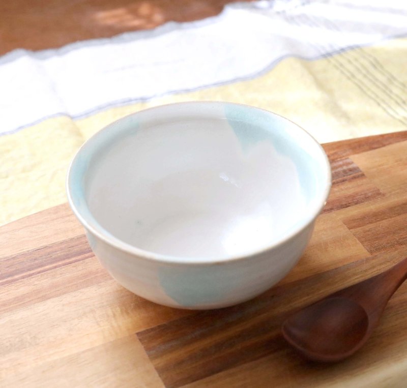 白釉寬口碗 淺藍色點綴 - 碗 - 陶 白色