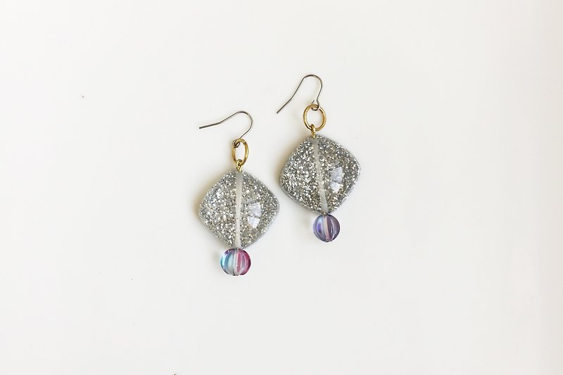 DISCO GOGO glass antique resin earrings - Earrings & Clip-ons - Gemstone Silver