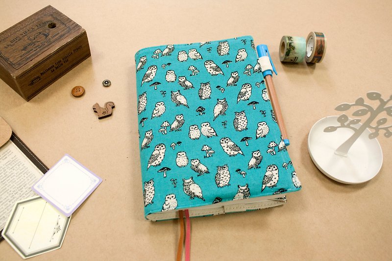B6 / 32K hand-adjustable cotton cloth clothing - owl of the forest - Book Covers - Other Materials Multicolor