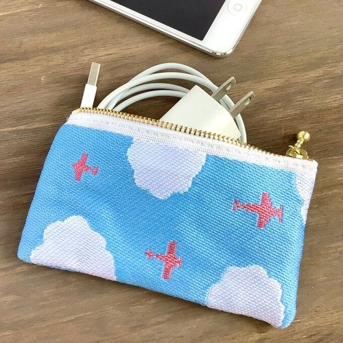 飛行機と雲】畳縁 テトラ型 ペンケース 空 空色 ブルー