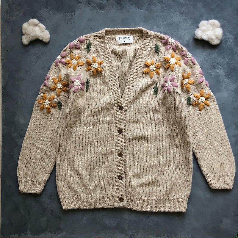 Flowers Rain Adult cardigan, hand knitted cardigan with embrodery - สเวตเตอร์ผู้หญิง - ขนแกะ สีทอง